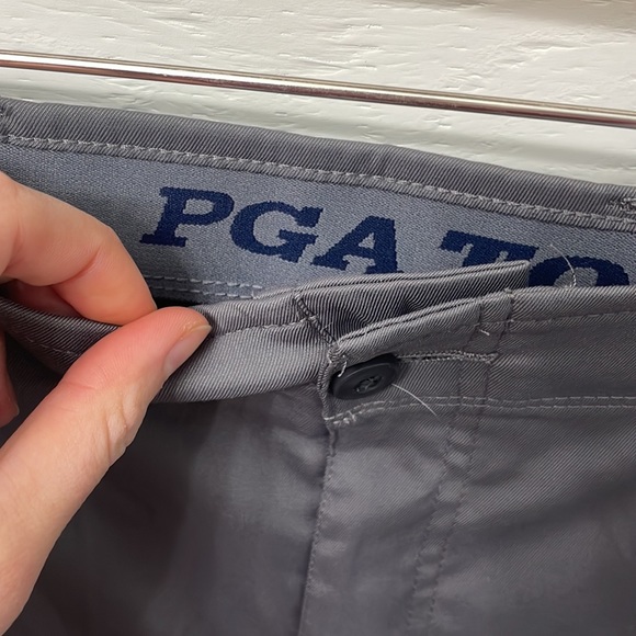 Men’s PGA tour grey shorts golf size 42 - Picture 3 of 5